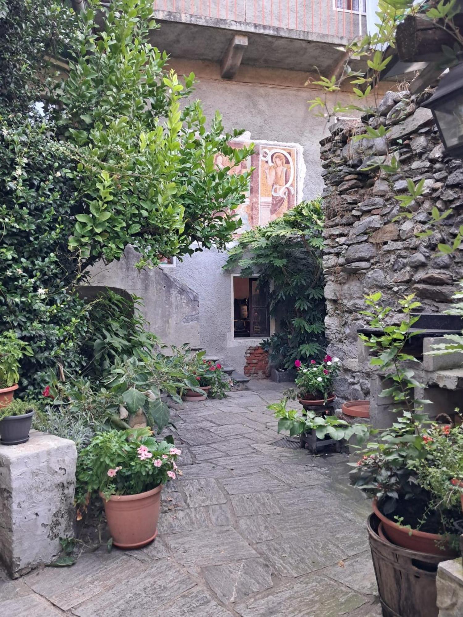 카스텔베카나 Nonna Anita B&B 외부 사진